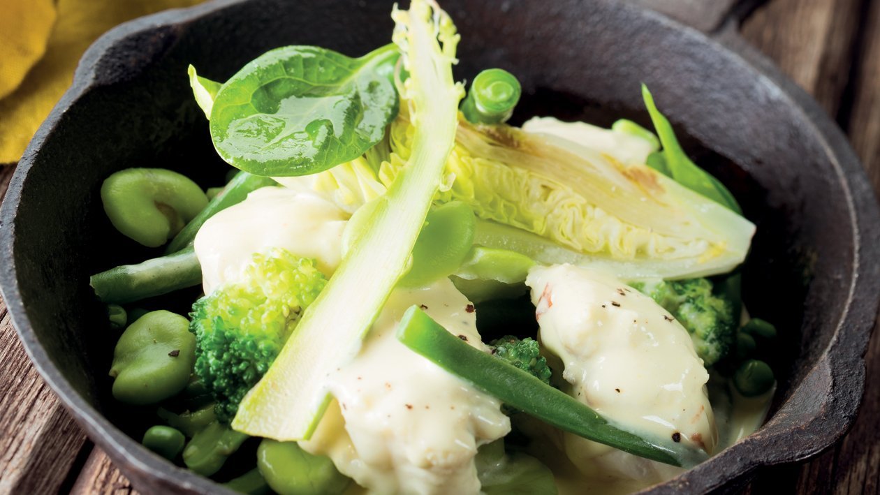 Cocotte de lotte et légumes verts, raifort et savora – Recette