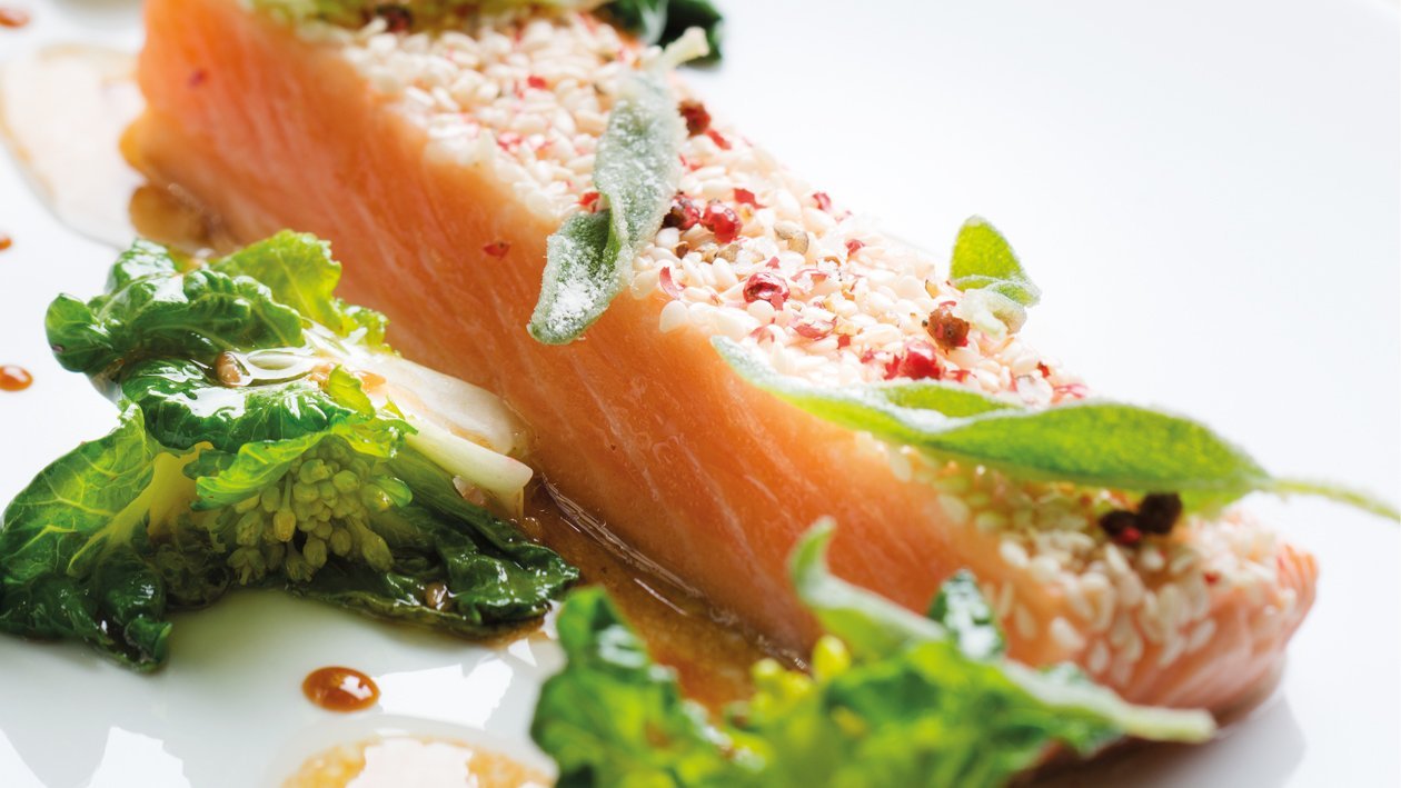 Dos de saumon au sésame chou packchoy et vinaigrette, par Frédéric Simonin* – Recette