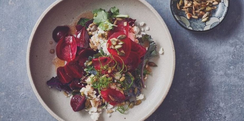 Salade de betteraves, Sainte-Maure de Touraine & graines de potiron grillées – Recette