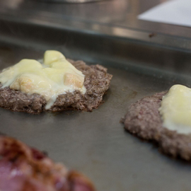 Quels conseils donneriez-vous à un chef qui souhaite créer un burger ? Quels conseils donneriez-vous à un chef qui souhaite créer un burger ?